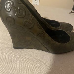 Authentic Gucci vintage wedges embossed Size 38 1/2 GG Logo